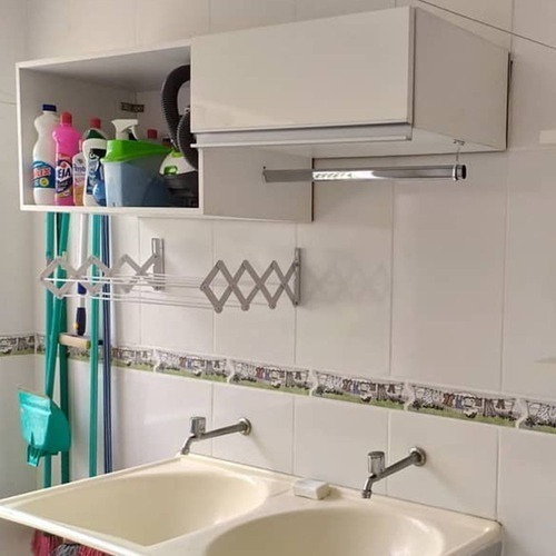 Imagem 3 de 7 de Varal De Parede Retrátil Para Apartamento - 80 Cm - Branco