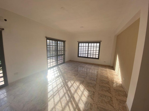 Imagen 4 de 11 de Hermoso Chalet 5 Ambientes En Gran Zona