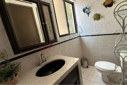 Casa En Esquina Con Acceso A Dos Calles, Alberca Y Vista Panorámica En Las Brisas, Temixco, Morelos