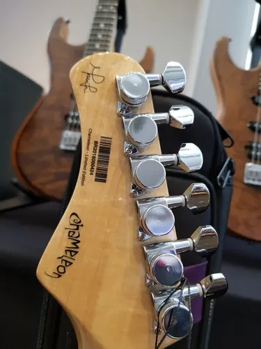 Guitarra Tagima Brasil Mello Junior Signature Chameleon Top Guitarra Tagima Brasil Mello Junior Signature Chameleon Top