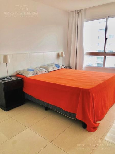Alquiler Anual, Dormitorio, Baño, Cocina Americana, Balcón, Garage En Sub Suelo