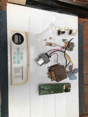 Repuestos Para Microondas Sharp R-142da(k) (Usado)