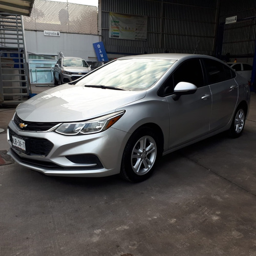 Imagen 2 de 11 de Chevrolet Cruze 2017 Lt