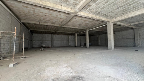 Local En Renta Plaza Antares. León Gto. 1,285 M2
