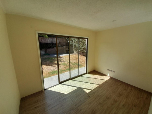 Casa En Arriendo De 4 Dorm. En Quintero