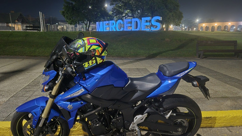 Suzuki Gsr750