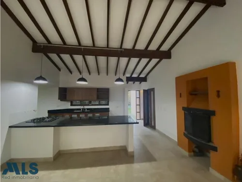 ¡tu Nuevo Hogar Te Espera En El Retiro!(mls#253785)