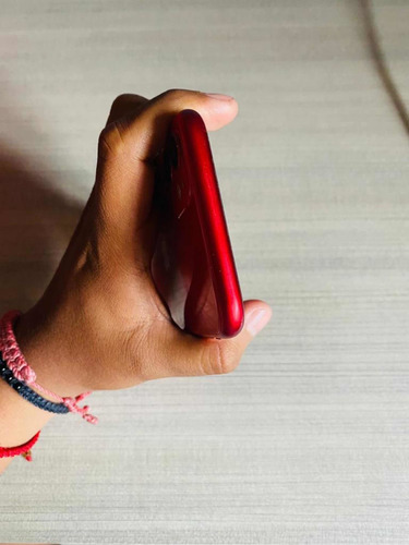 iPhone 11 256 Red Product (Usado)