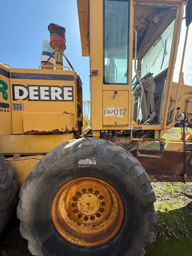 Motoniveladora John Deere 770ch 205hp Año 2003