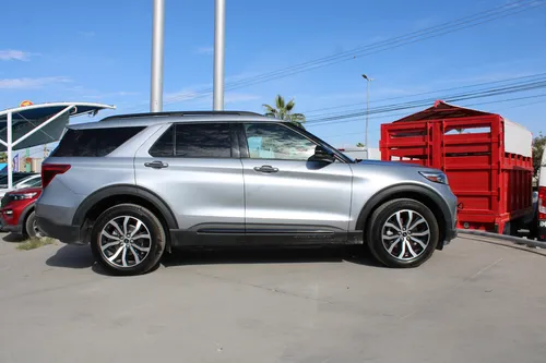 Ford Explorer 2023