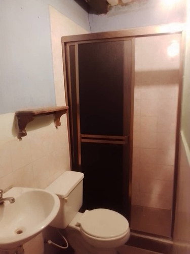 Imagen 5 de 7 de Habitación En Las Delicias 04243178724