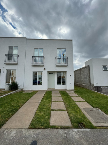 Ultimas Casas Que Construyen En Este Fracc., En Este Mes 2024 Regalan Cocina Con Barra De Granito Negro Y $75,000 De Descuento. Fracc. Cerrado De Varias Privadas Con Vigilancia Con Amenidade
