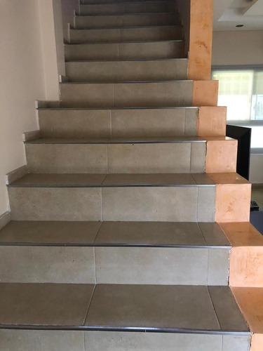 Imagen 9 de 30 de Casa En Venta - Zona Ituzaingo - 4 Ambientes En Lote Propio - Impecable Estado