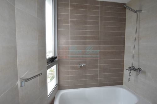 Imagen 19 de 30 de Apartamento De Categoría Con Vista Hacia La Mansa En Todos Sus Hambientes!! - Punta Del Este Roosevelt