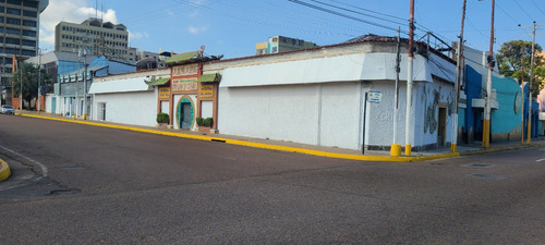 Parcelas De Terreno, Con Acceso Principal Desde La Calle Carabobo Y La Avenida Paseo La Cruz Y El Mar.