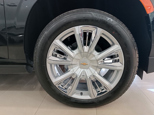 Chevrolet Suburban High Country 6.2 lts