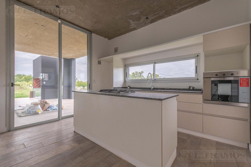Casa En San Sebastián Área 2 Mb