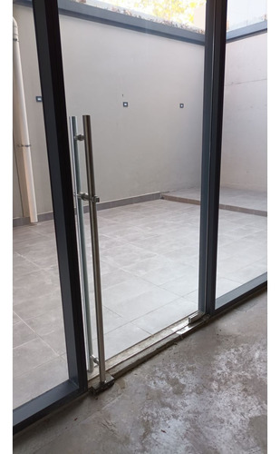 Arriendo Local Comercial, 217,54 M2 Nivel Calle + 196,91 M2