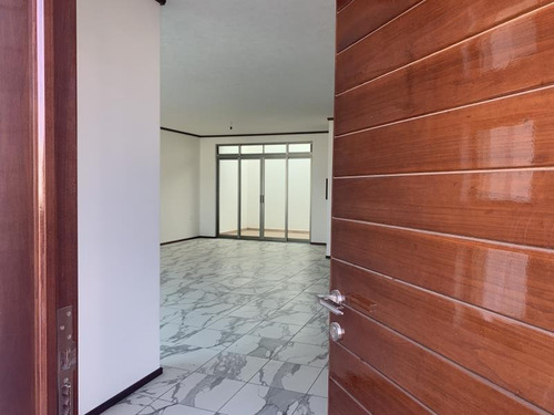 Imagen 3 de 12 de Casa Sola En Venta Res. Valle Del Sol. Equipada. Nueva. Frente Al Área Verde.