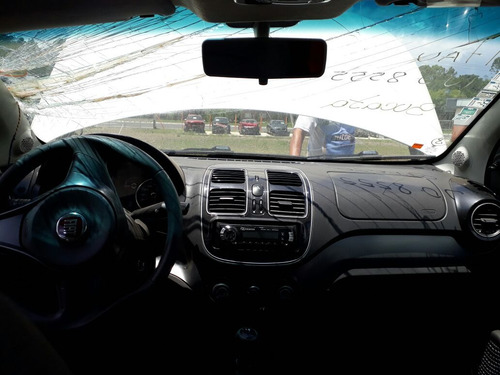 Imagem 7 de 8 de Sucata Fiat Gran Siena 2015 1.4 Flex - Rs Auto Peças