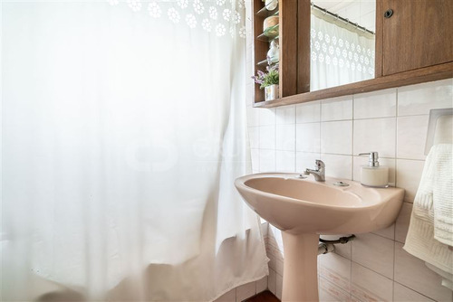Casa En Venta De 5 Dorm. En Macul