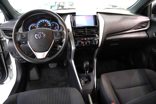 Toyota Yaris 1.3 16V FLEX XL LIVE MULTIDRIVE