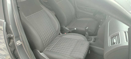 Imagem 9 de 10 de Volkswagen Fox 2018 1.6 Comfortline Total Flex 5p