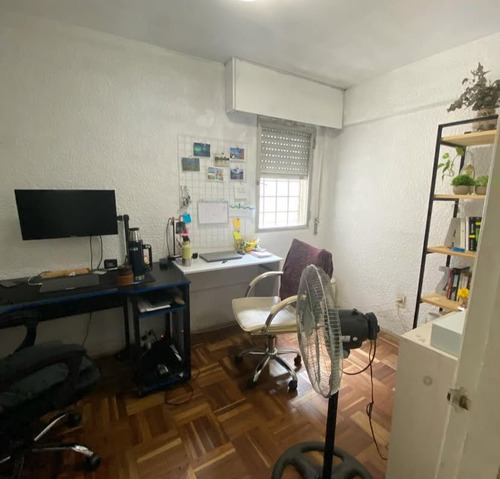 Vendo Apto Con Balcón Al Frente Para Inversión O Vivienda. Con O Sin Renta De $26.000 Contrato Vencido Tacuarembó Y Mercedes.