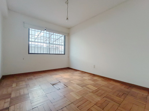 Departamento Primer Piso Con Patio - Providencia
