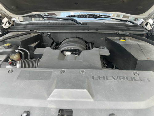 Chevrolet Suburban 5.3 Ltz 4x4 Mt