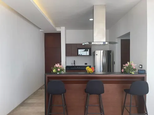 Casa De 3 Rec. En Privada Con Paneles Solares, Cerca De Altabrisa. Boreana