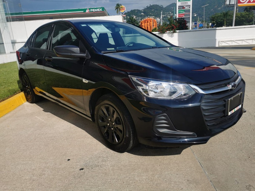Imagen 2 de 10 de Chevrolet Onix 2021