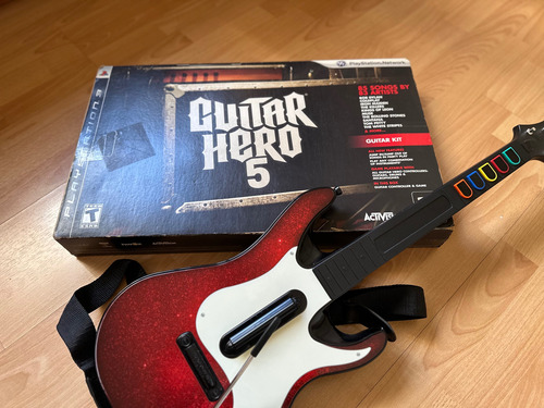 Guitar Hero 5 Bundle Kit (Usado)