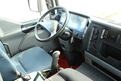 Imagem 15 de 15 de Volvo Vm310 6x2 Branco 2008 Basculante Laranja