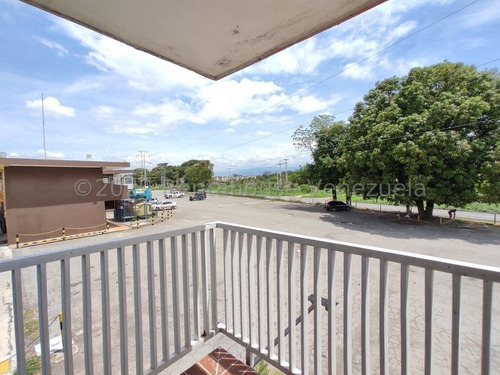 Imagen 10 de 11 de Oficina En Venta En Zona Industrial San Crispin Aragua 22-27101 Irrr
