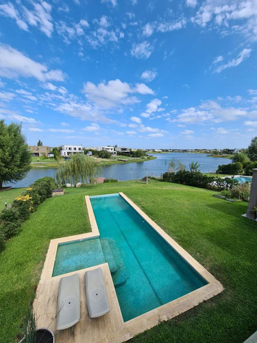 Casa En Venta A La Laguna-villanueva- Barrio San Rafael