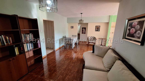 Apartamento En Venta Parroquia La Candelaria 24-19843 Yf