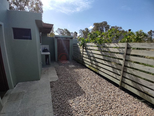 Imagen 20 de 20 de Casa En El Tesoro En Venta, 2 Dormitorios, 2 Baños, Luminosa Con Cochera Y Parillero - La Barra El Tesoro