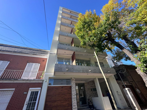 Departamento Un Dormitorio En Venta La Plata.