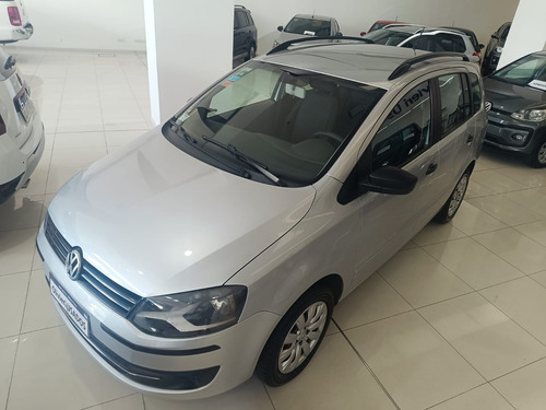 Volkswagen Suran 1.6 Comfortline 101cv