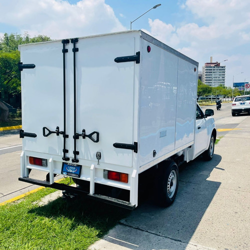 Imagen 6 de 15 de Nissan Np 300 Caja Seca 2017