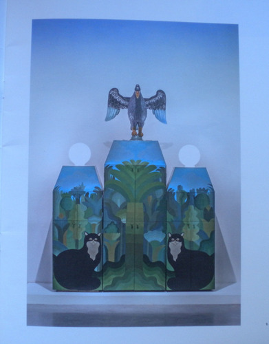 Katzenstein / Edgardo Giménez. Siete Muebles, Un Mono Y Dos
