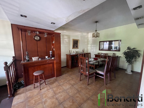 Casa En Lote Propio En Venta. Ciudadela. Excelente Ubicación