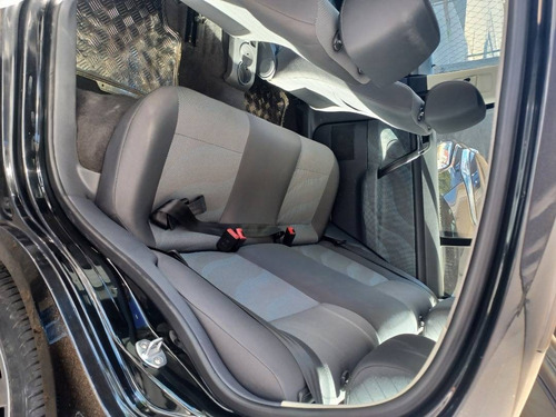 Imagem 8 de 8 de Volkswagen Polo Sedan 1.6 Mi 8v Flex 4p Manual
