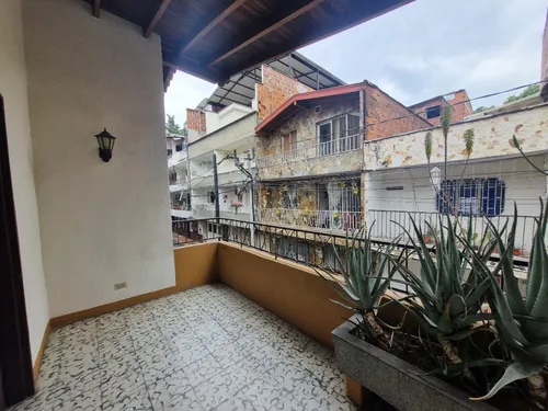 Casa En Venta En Floresta. Cod V12387