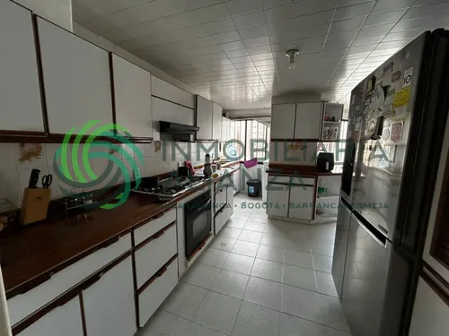 Apartamento En Venta En Cabecera Del Llano. Cod V61724