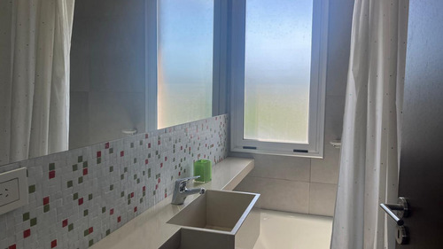 Venta De Casa Moderna 6 Amb. En El Country El Rocio Canning