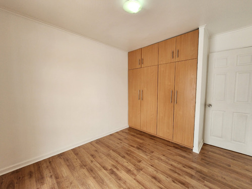 Venta Casa Remodelada Pasaje 8 , La Cisterna