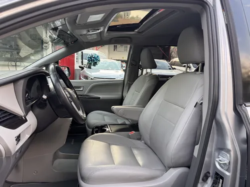 Toyota Sienna 3.5 Xle Piel At