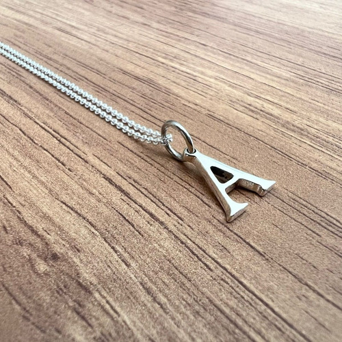 Imagen 6 de 10 de Collar Dije Letras Iniciales Plata 925 De 45 Cm Mujer Agálea